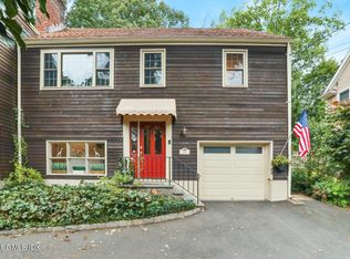 34 Laddins Rock Rd, Old Greenwich, CT 06870
