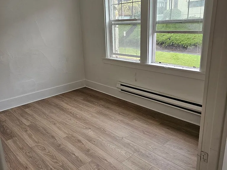 435 -Keystone Apartments — Photo 17