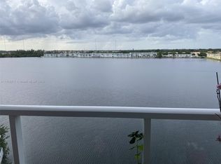 1301 NE Miami Gardens Dr APT 712W, Miami, FL 33179