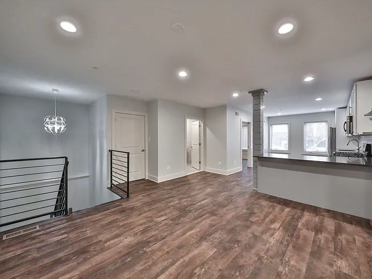 1322 N Franklin St #1 — Photo 39