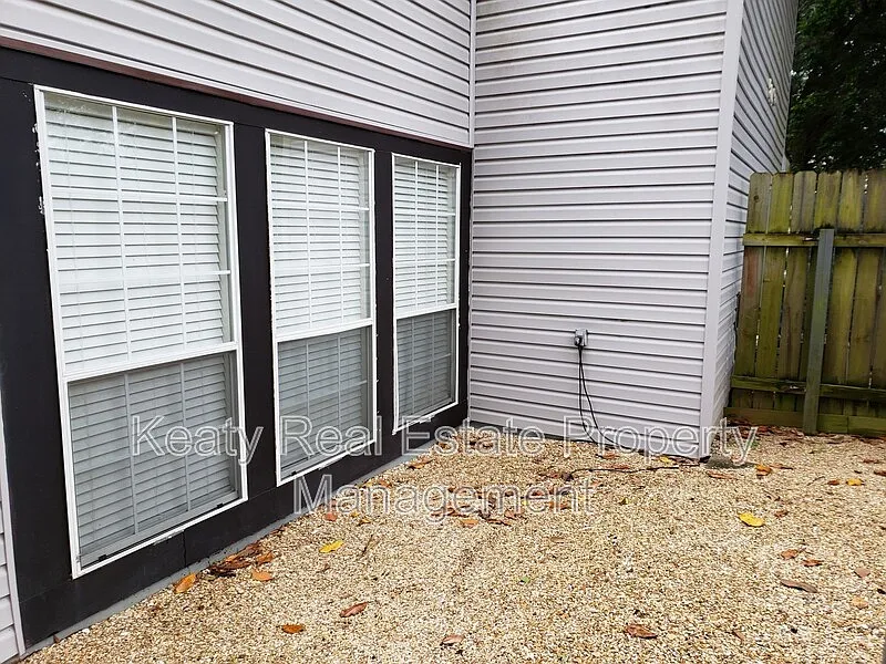 2 bed, 2.0 bath, 1000 sqft, $875 — Photo 3