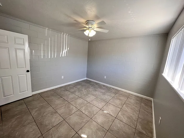 Parkside Apartments — Photo 9