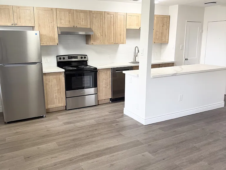 105 Winlane Dr #101 — Photo 1
