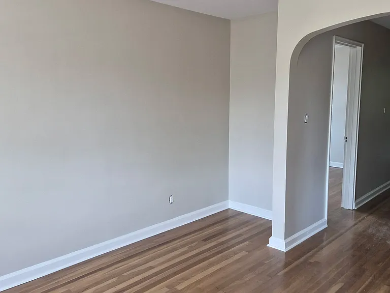70 E 6th St #2 — Photo 18