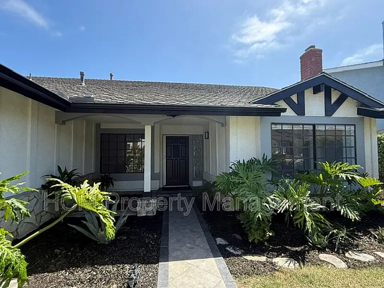 3009 Calle Juarez — Photo 2