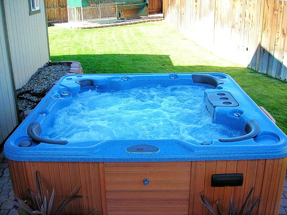 60 jet therapeutic hottub