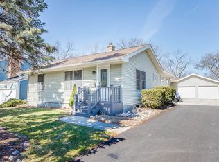 401 Pershing Ave, Wheaton, IL 60189