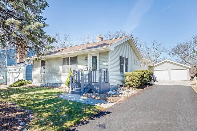 401 Pershing Ave photo 1