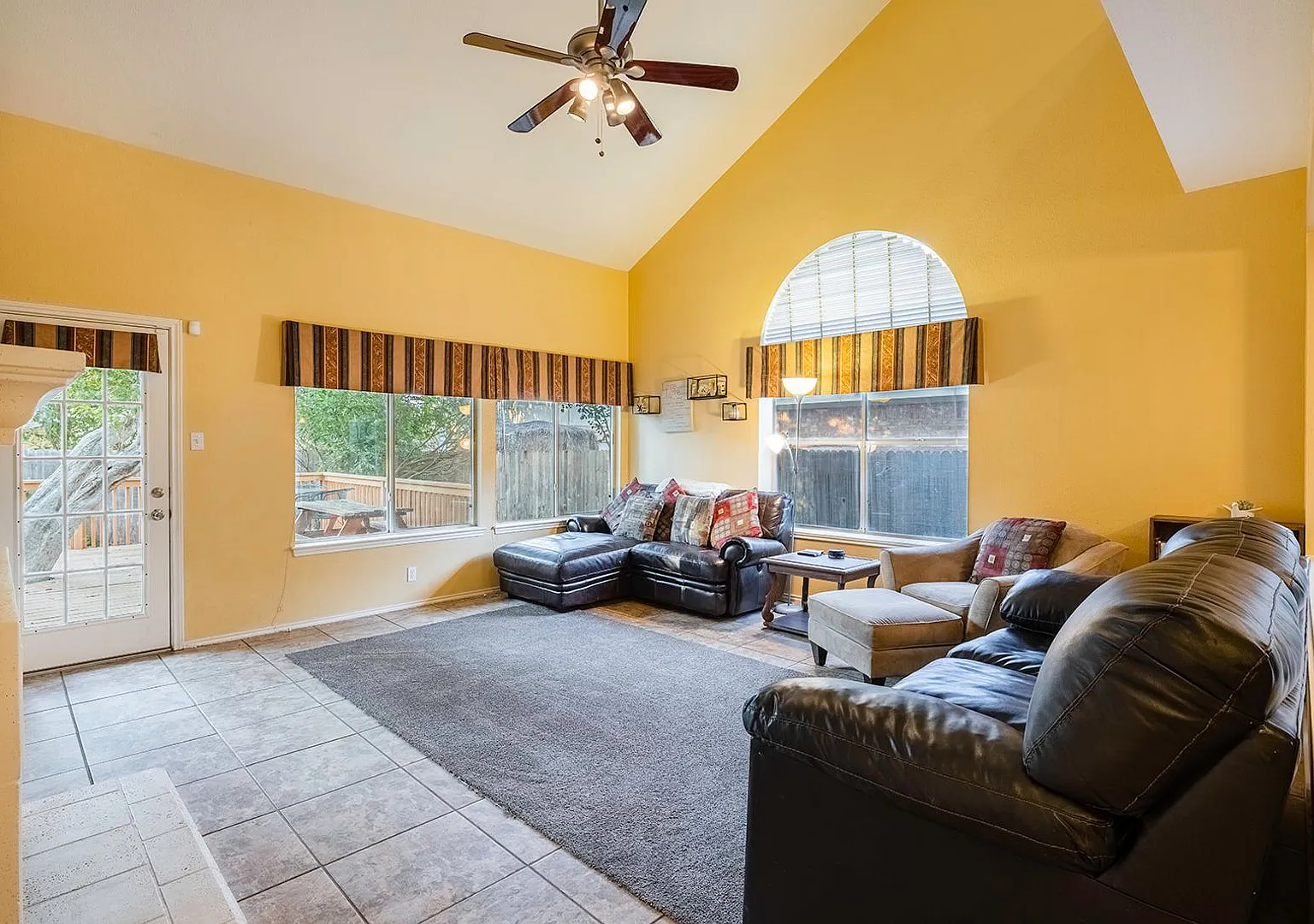 2402 Sparrow Dr, Round Rock, Texas 78681 — Photo 3