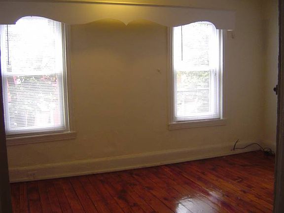 2nd image of 1930 Montrose St