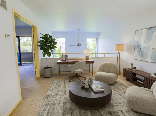 716 Eton Ct Unit 31-157, Rochester, MI 48307