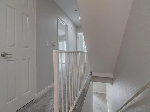 5th image of 20951 Gault St