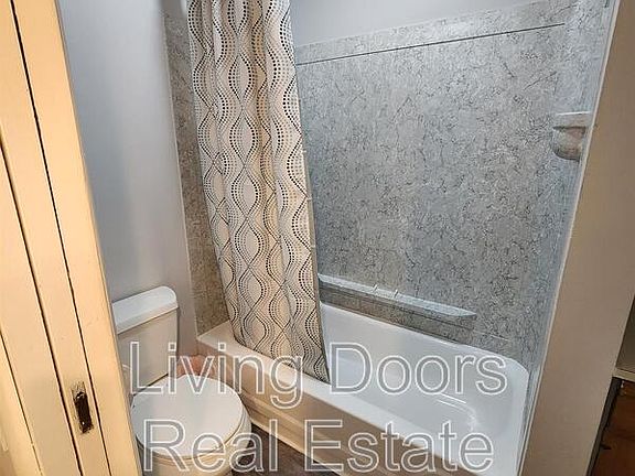 3rd image of 551 Capitol Beach Blvd