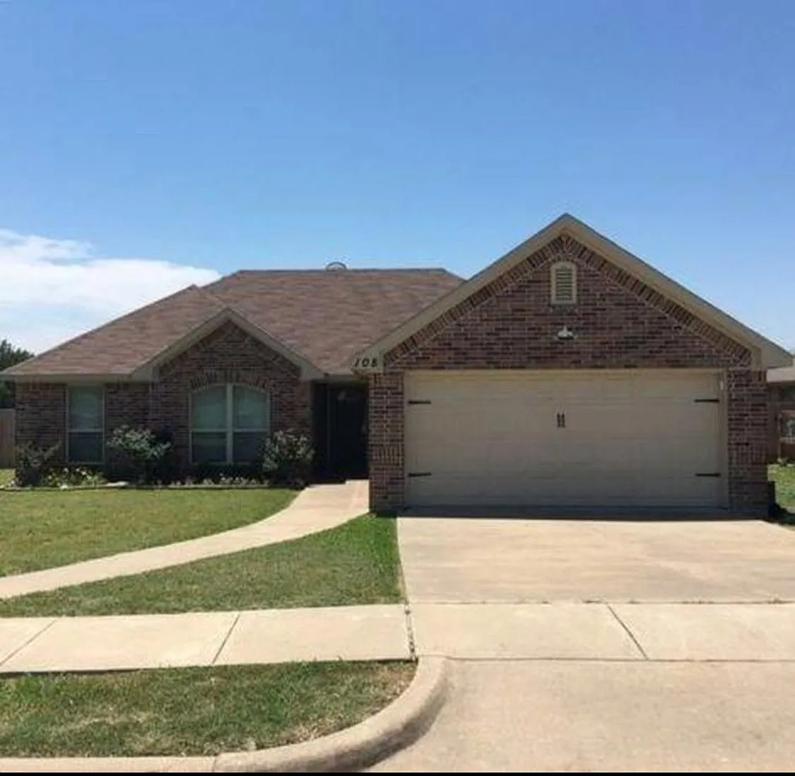 3 bed, 1429 sqft, $2,150 — Photo 1
