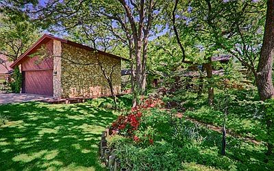 Beautifully Landscaped Yard