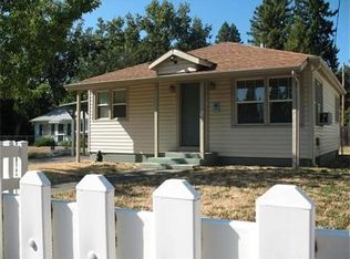 334 SW Burgess St, Grants Pass, OR 97526