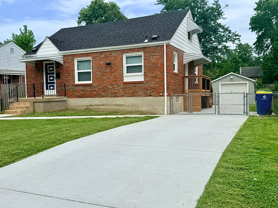 942 Sanders Dr