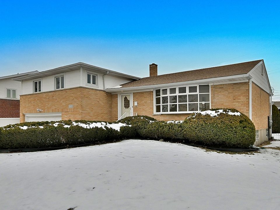 2nd image of 1213 Helen Dr