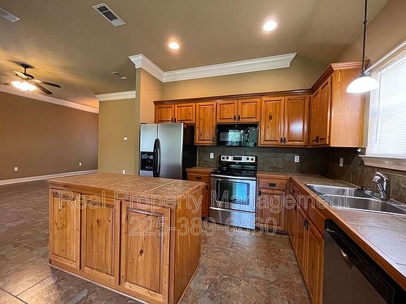 4th image of 3131 Nicholson Lake Dr
