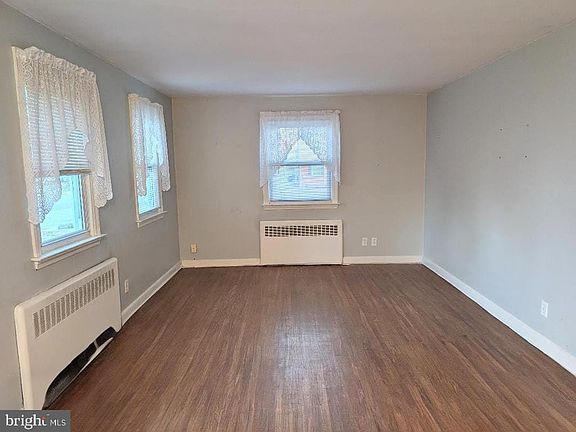 2nd image of 34 W Grant St