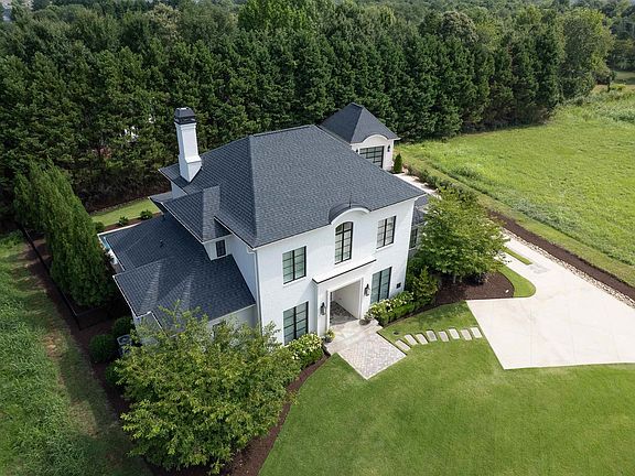4th image of 567 Adaliz Way