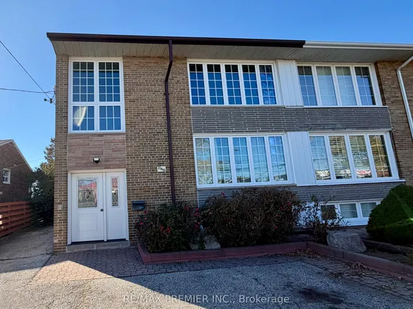 2360 Keele St #3, Toronto, ON M6M 4A5