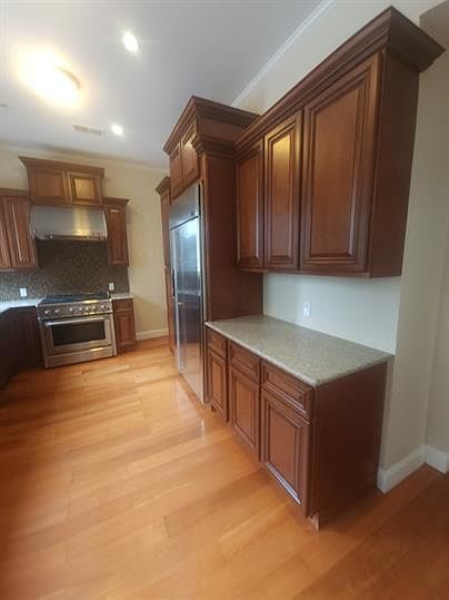 1st image of 868 Shrader St