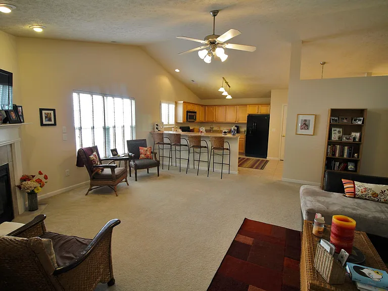 3732 Ellison Dr — Photo 3