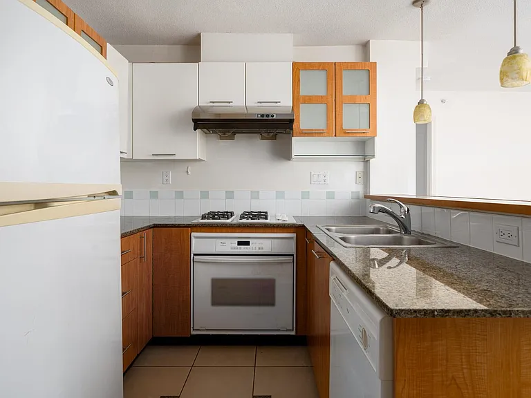 7831 Westminster Hwy #804 — Photo 6