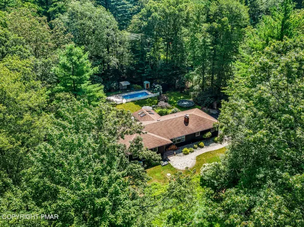2413 Forest Dr, Saylorsburg, PA 18353