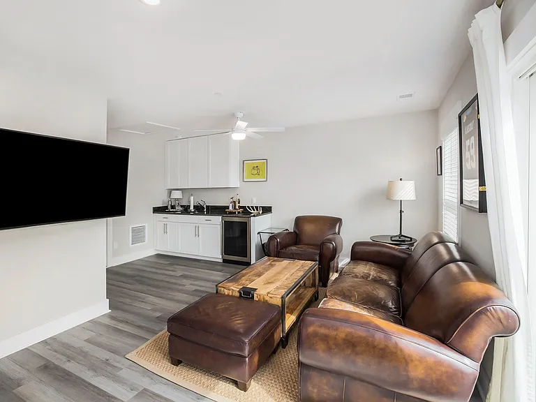 549 Cooper Village Ln — Photo 22