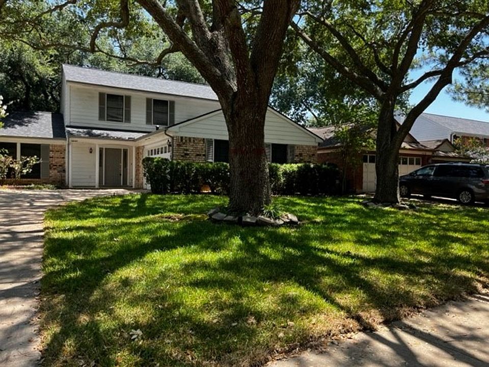 1st image of 16042 Pinyon Creek Dr