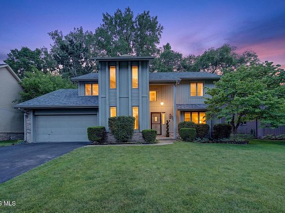 3rd image of 6815 Kristi Lynne Ln