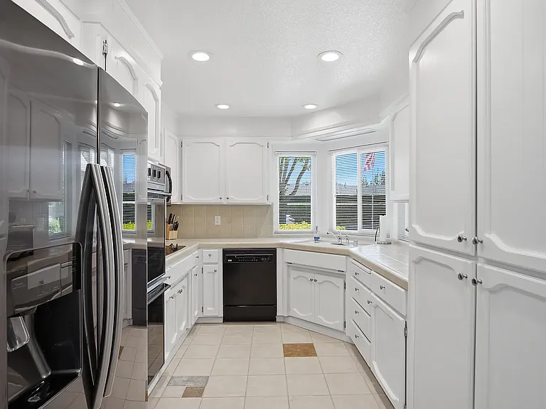 1905 Ursini Ln — Photo 9