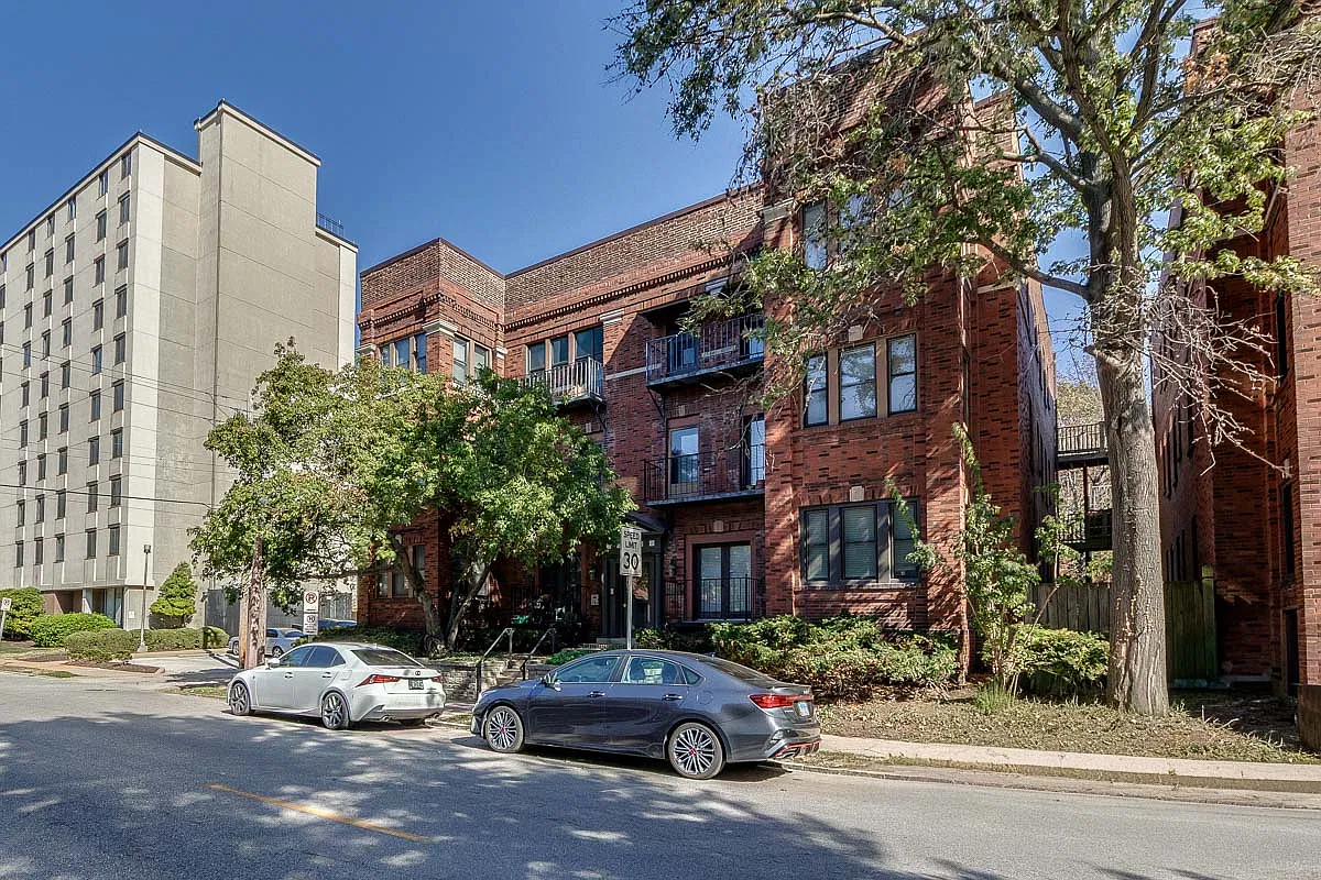2 bed, 1500 sqft, $2,300 — Photo 3