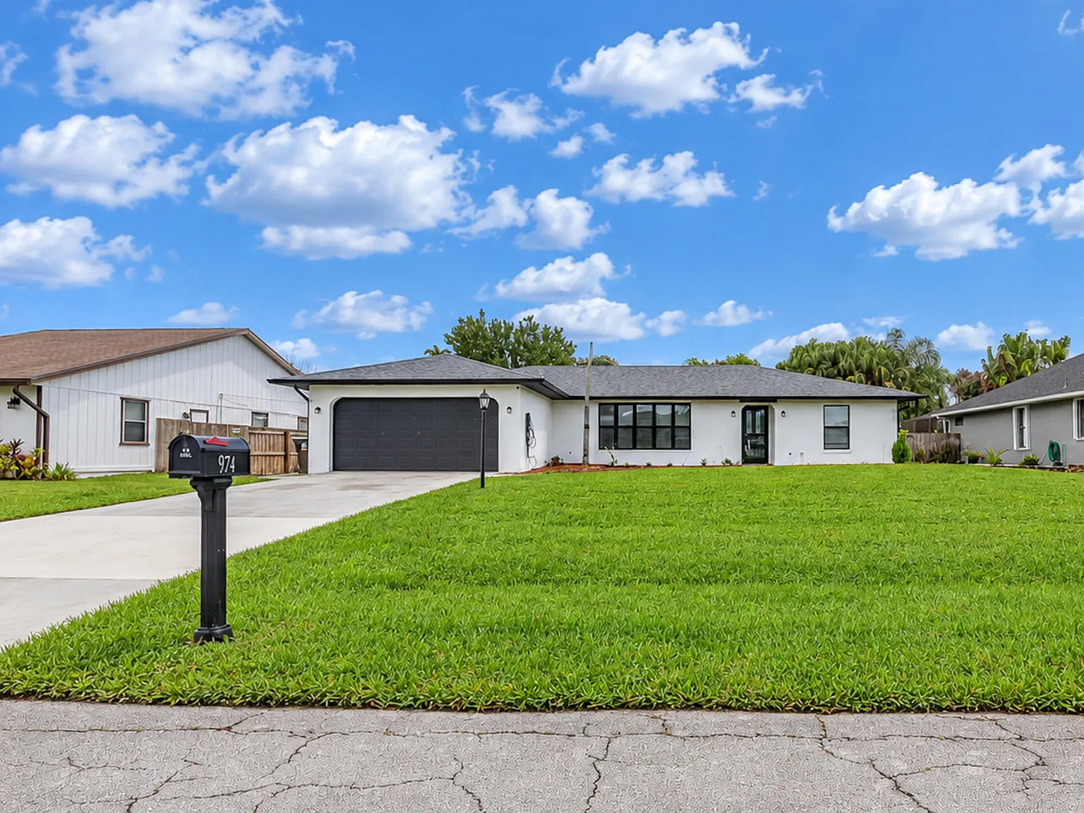 4 bed, 3.0 bath, 1745 sqft, $3,000 — Photo 2
