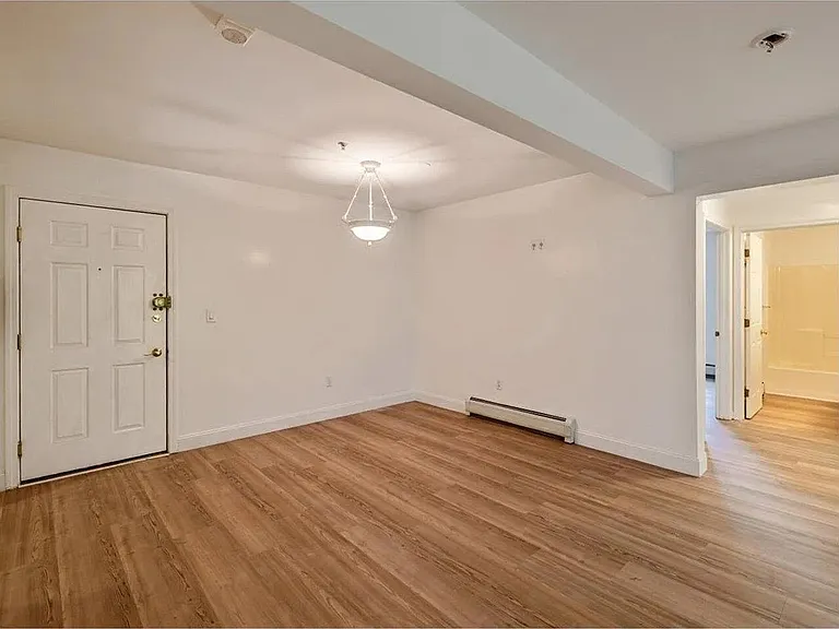 301 Hildred Dr #301 — Photo 9