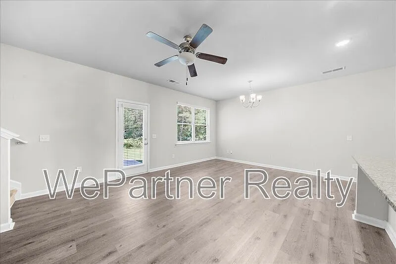 4 bed, 2.5 bath, 1765 sqft, $1,945 — Photo 3