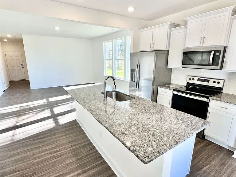 156 Wildflower Cir — Photo 4