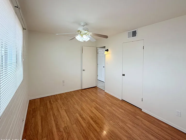11329 W Duluth Ave — Photo 13