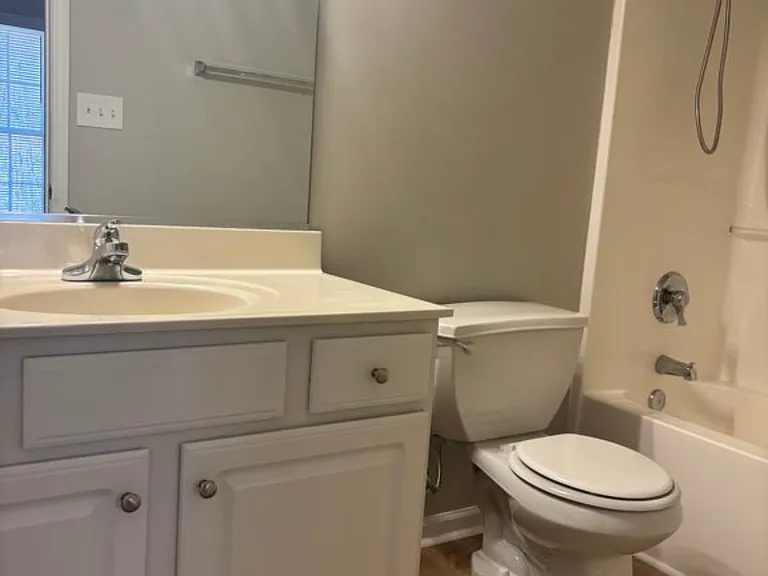 102 Maple Grove Ct — Photo 13