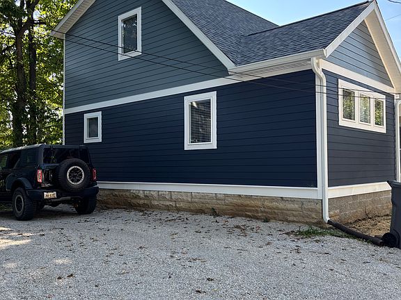 3rd image of 612 N Lincoln St