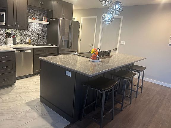 3rd image of 3072 Beechridge Dr