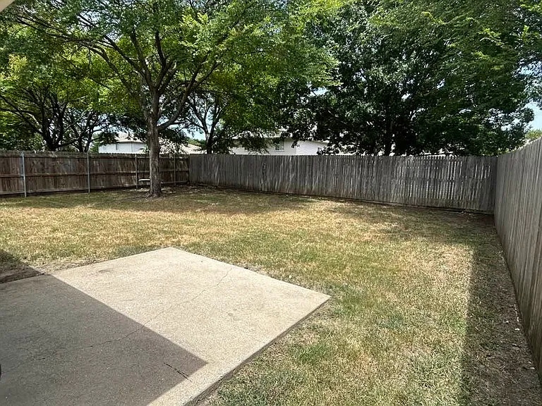 2620 Terrace Dr — Photo 15