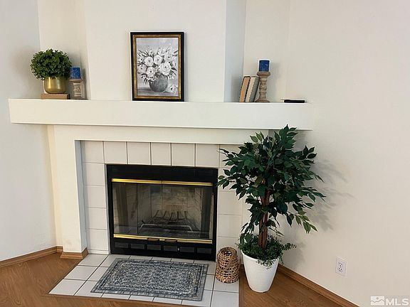 5th image of 1072 Parkland Ave