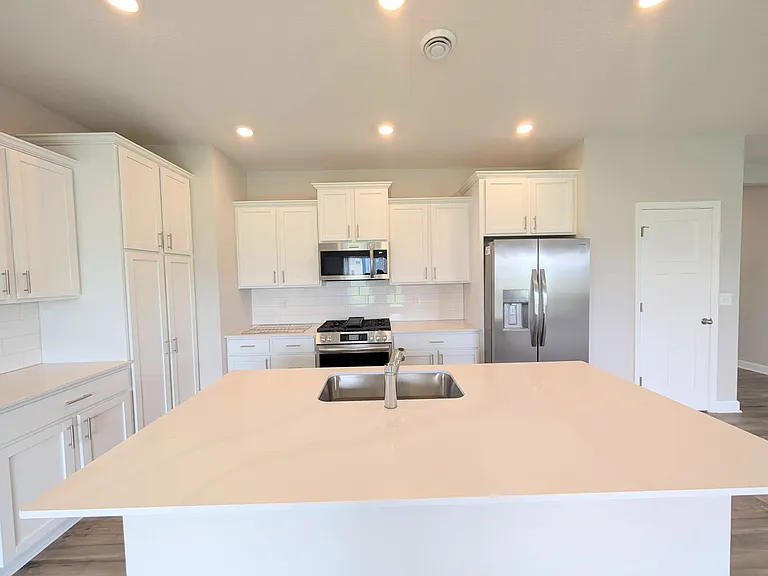 7368 183rd St W — Photo 9