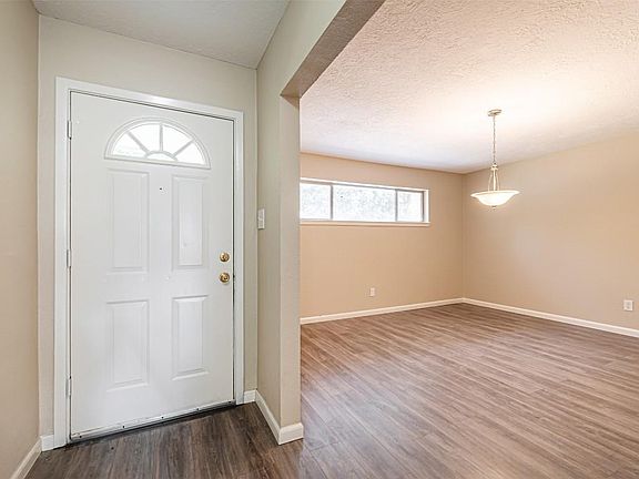 3rd image of 9410 Golden Wood Ln