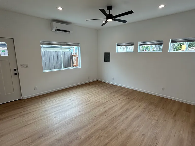 615 S Clementine St #2 — Photo 7