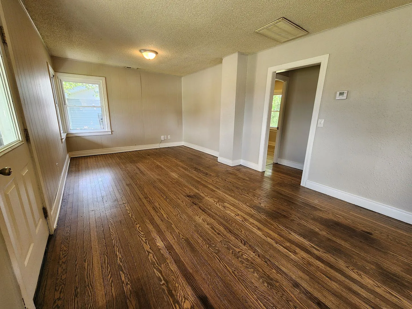 Spacious 2-Bedroom, 1-Bathroom Home Available Now!! — Photo 3