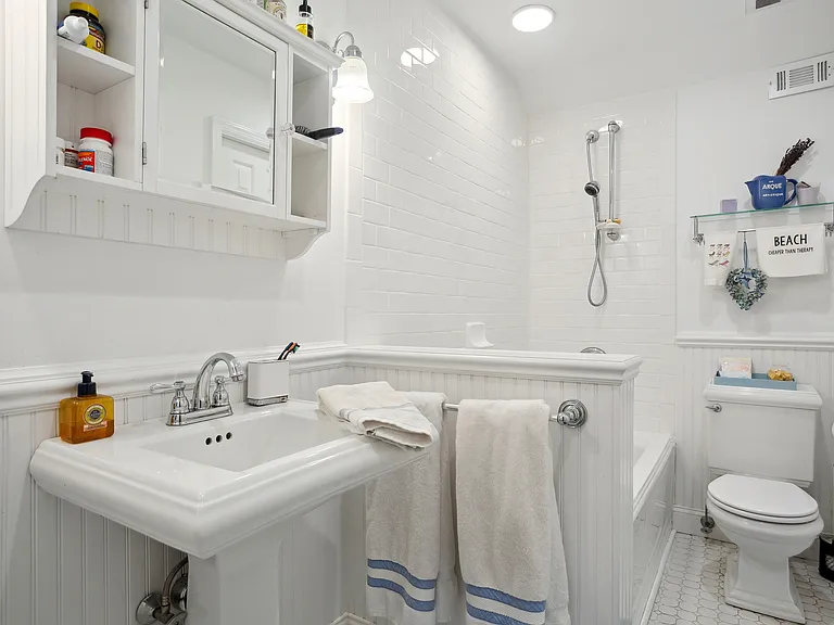 10 Leland Ln #43 — Photo 6